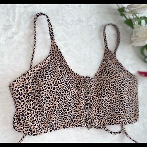 Beutifull swim leopard